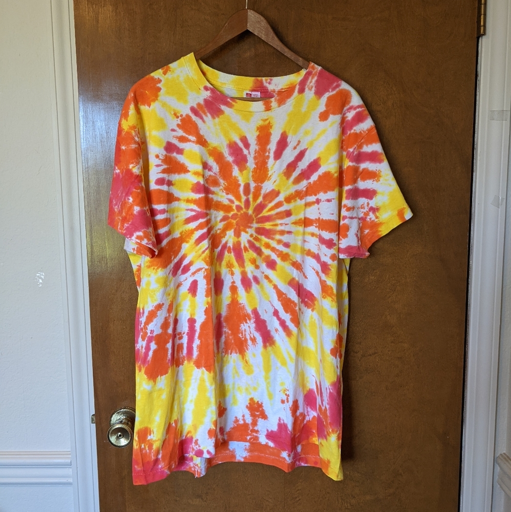Vintage 90s Hanes Single Stitch Multi-Color Tie Dye Swirl T-Shirt